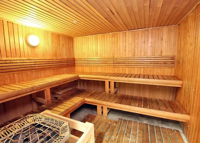 Gulf Views Lazy River Pools Hot Tub - Sleeps 6 Holiday home *